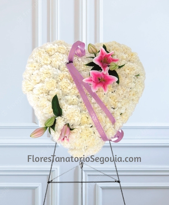 Corazón funerario claveles blancos y liliums rosados